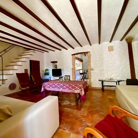 Puerto De Pollensa Villas And Apartments, With Private Mountain Ideal For Runners, Trailers,Near Puerto Pollensa Beach Approximately 5 Minutes Walking, Unique Experience In A Ullal Old Typical Mallorca House With Private Mountain And Near To The Beac المظهر الخارجي الصورة