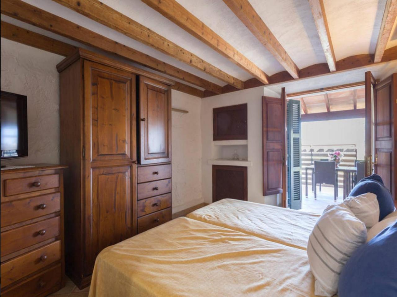 Puerto De Pollensa Villas And Apartments, With Private Mountain Ideal For Runners, Trailers,Near Puerto Pollensa Beach Approximately 5 Minutes Walking, Unique Experience In A Ullal Old Typical Mallorca House With Private Mountain And Near To The Beac المظهر الخارجي الصورة